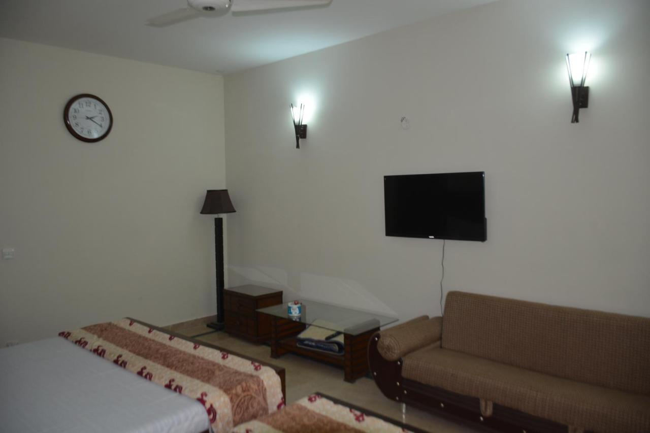 Hotel The Travelers Den Islamabad Exterior foto