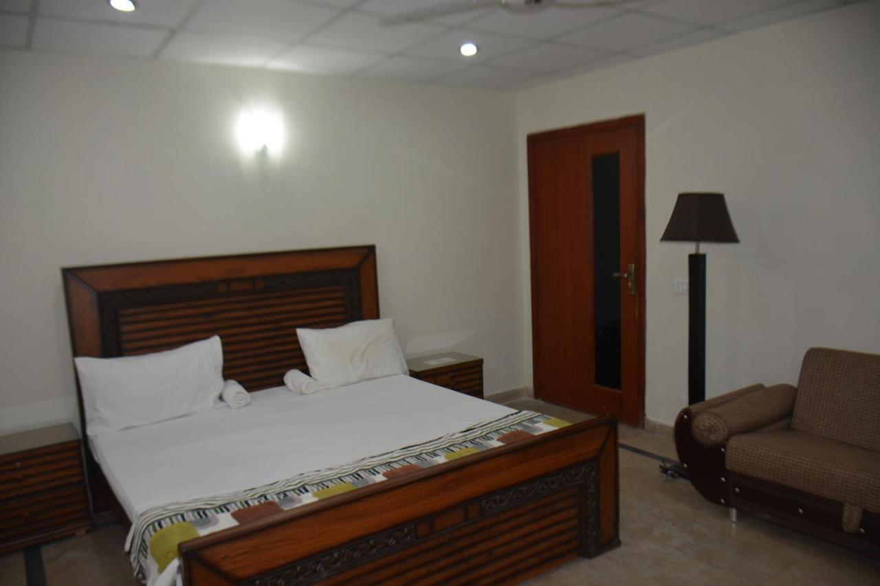 Hotel The Travelers Den Islamabad Exterior foto