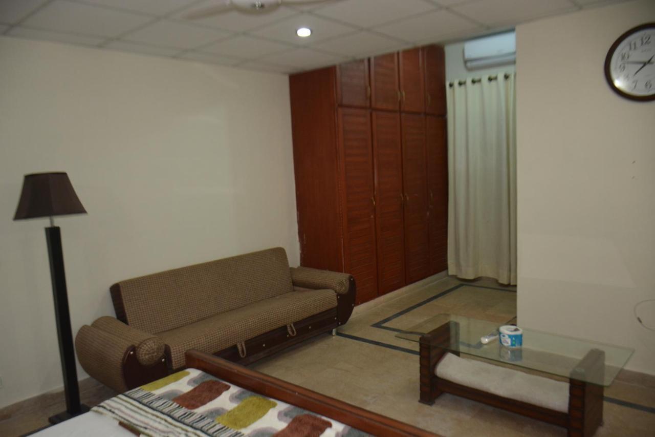 Hotel The Travelers Den Islamabad Exterior foto