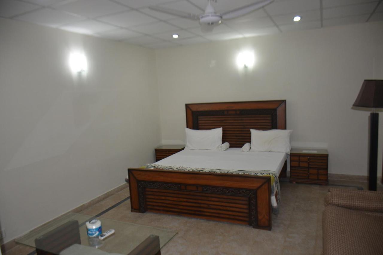 Hotel The Travelers Den Islamabad Exterior foto