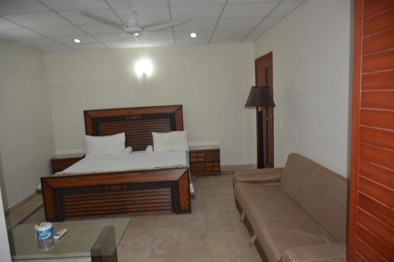 Hotel The Travelers Den Islamabad Exterior foto